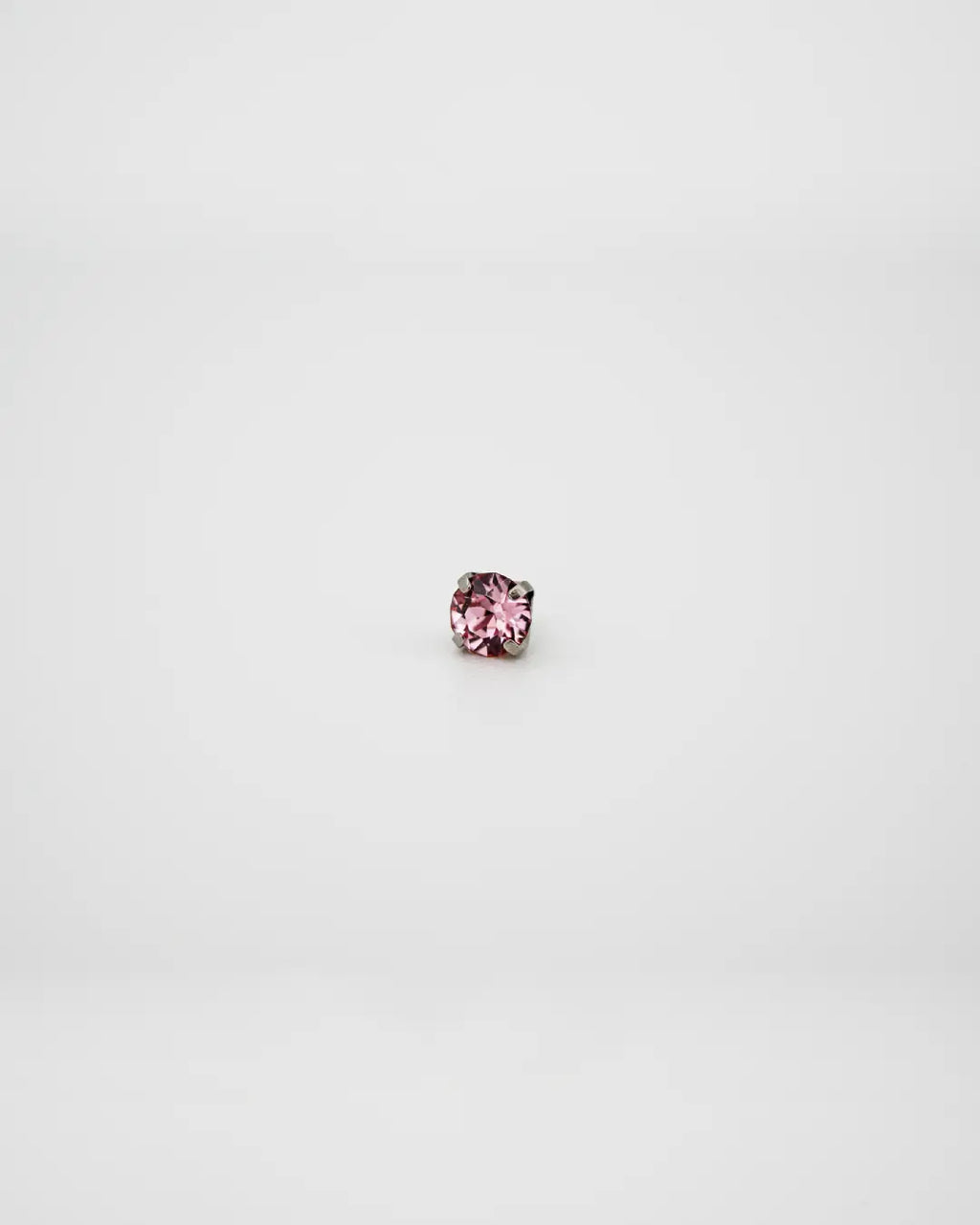 Bijou Light Rose Austrian Crystal 16G Titanium Labret