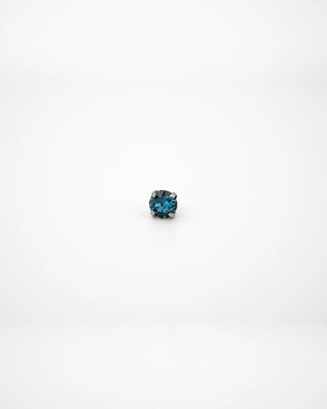 Bijou Montana Austrian Crystal 16G Titanium Labret