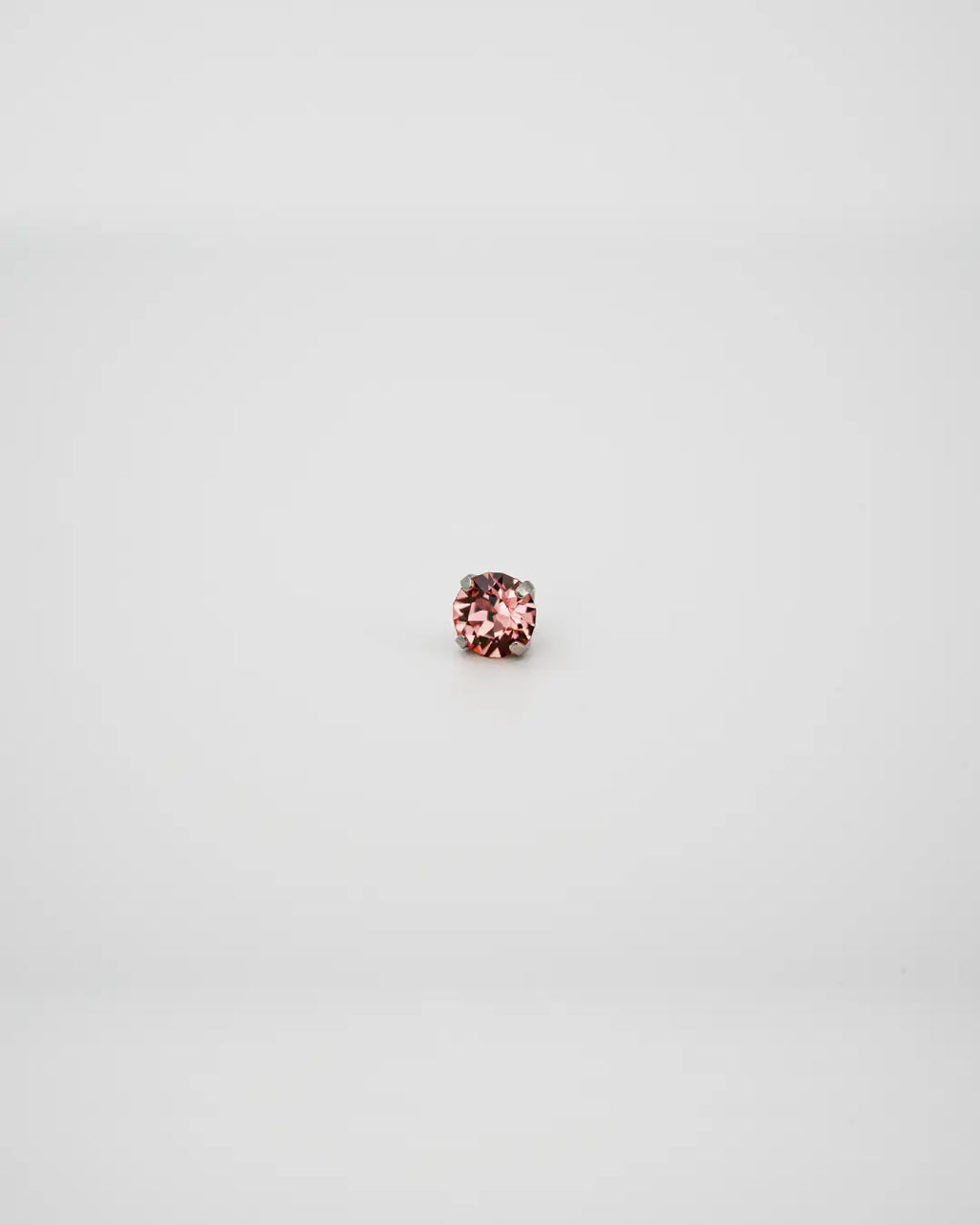 Bijou Rose Peach Austrian Crystal 16G Titanium Labret