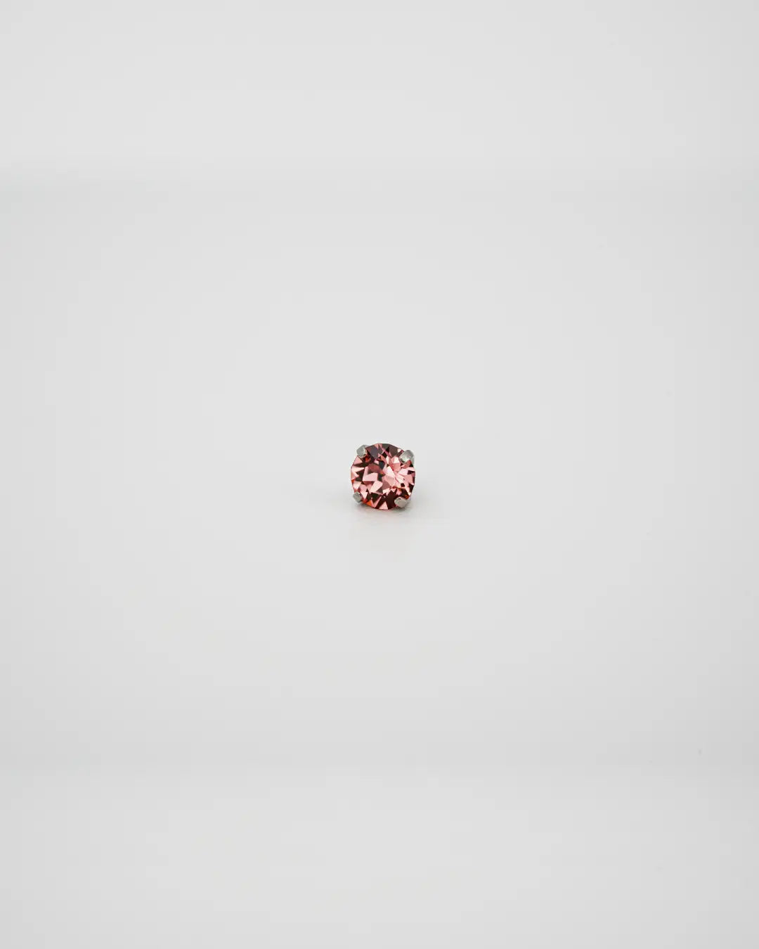 Bijou Rose Peach Austrian Crystal 16G Titanium Labret