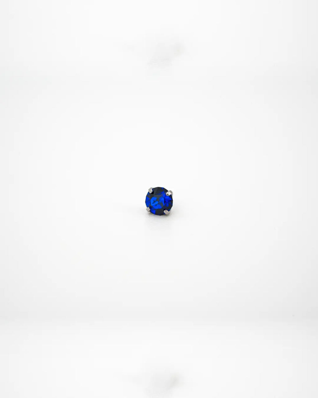 Bijou Heliotrope Austrian Crystal 16G Titanium Labret