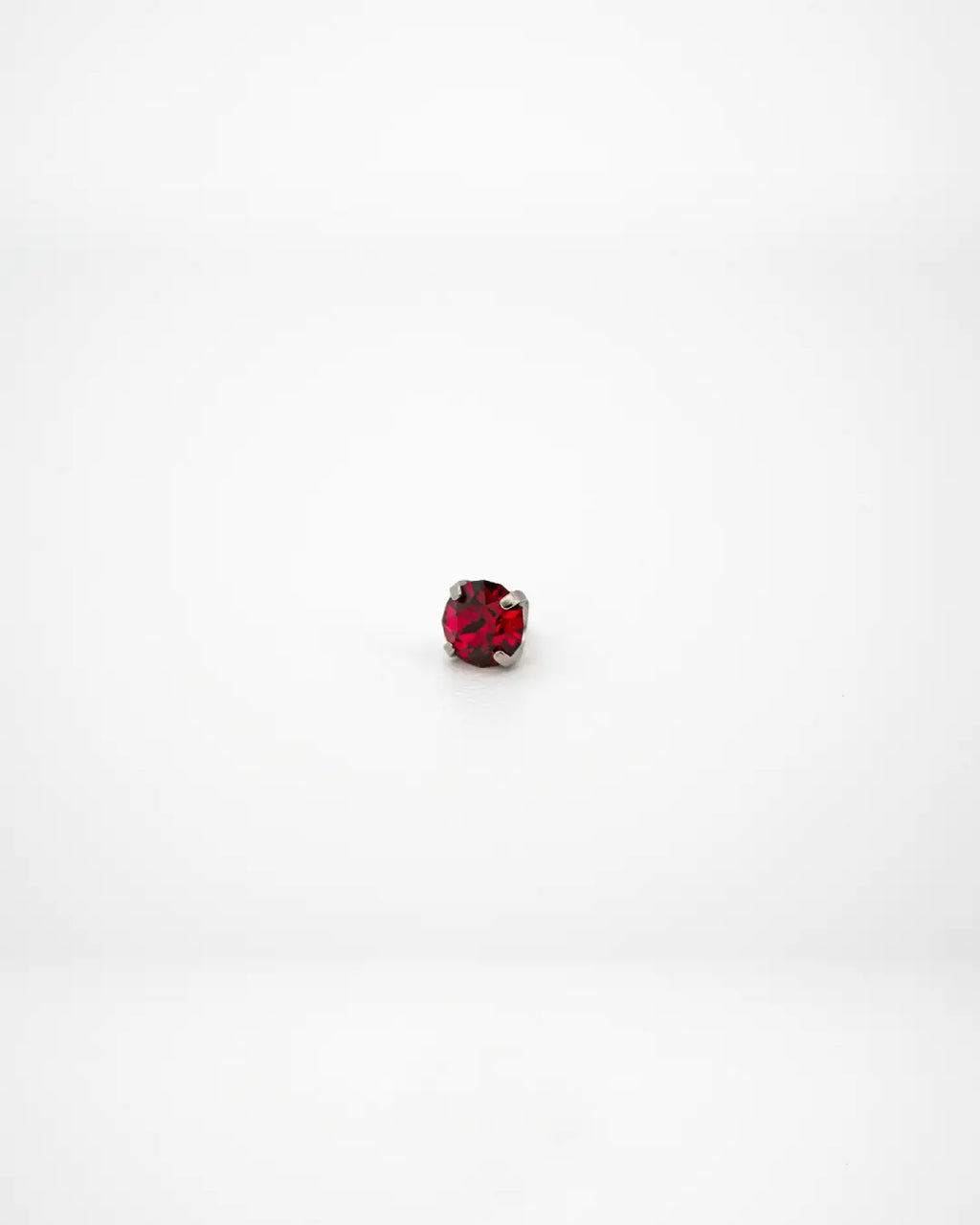Bijou Ruby Austrian Crystal 16G Titanium Labret