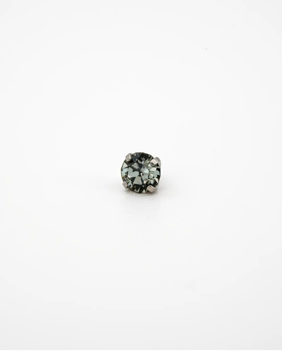 Bijou Black Diamond Austrian Crystal 16G Titanium Labret