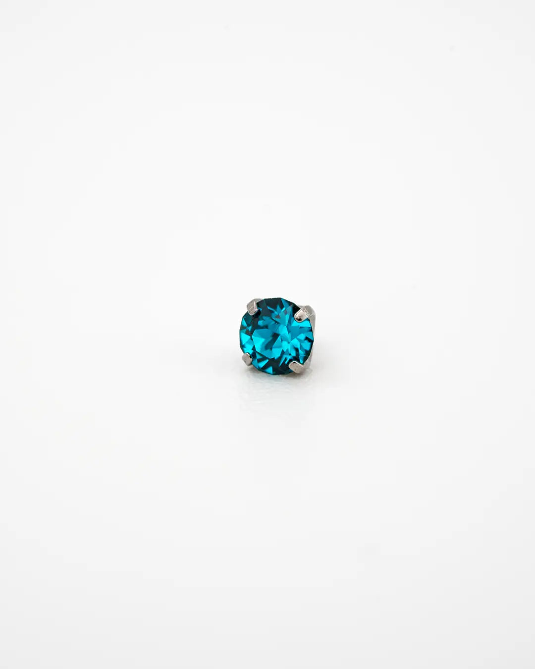 Bijou Blue Zircon Austrian Crystal 16G Titanium Labret