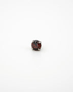 Bijou Burgundy Austrian Crystal 16G Titanium Labret