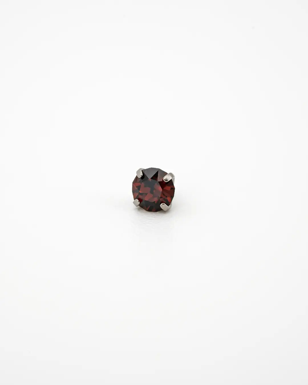 Bijou Burgundy Austrian Crystal 16G Titanium Labret