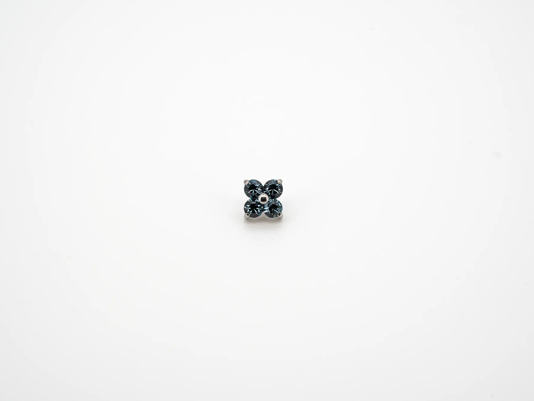 Dvara Denim Blue Four Leaf Austrian Crystal 16G Titanium Labret