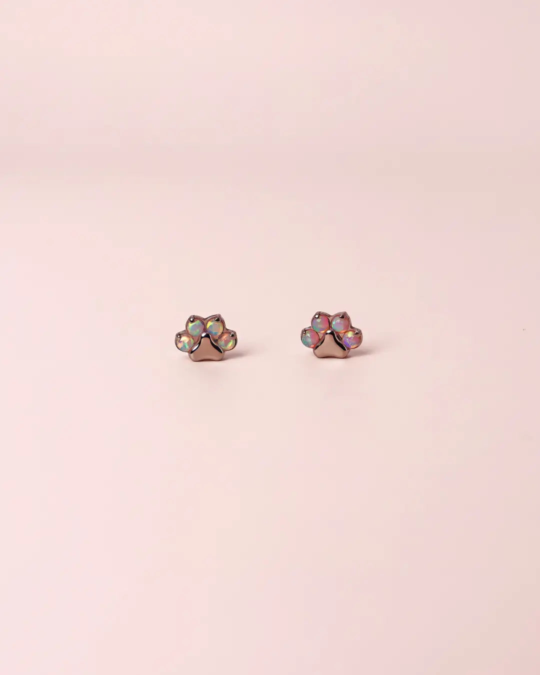 Hachiko Paw Opal 16G ASTM F136 Implant Grade Titanium Internaly Threaded