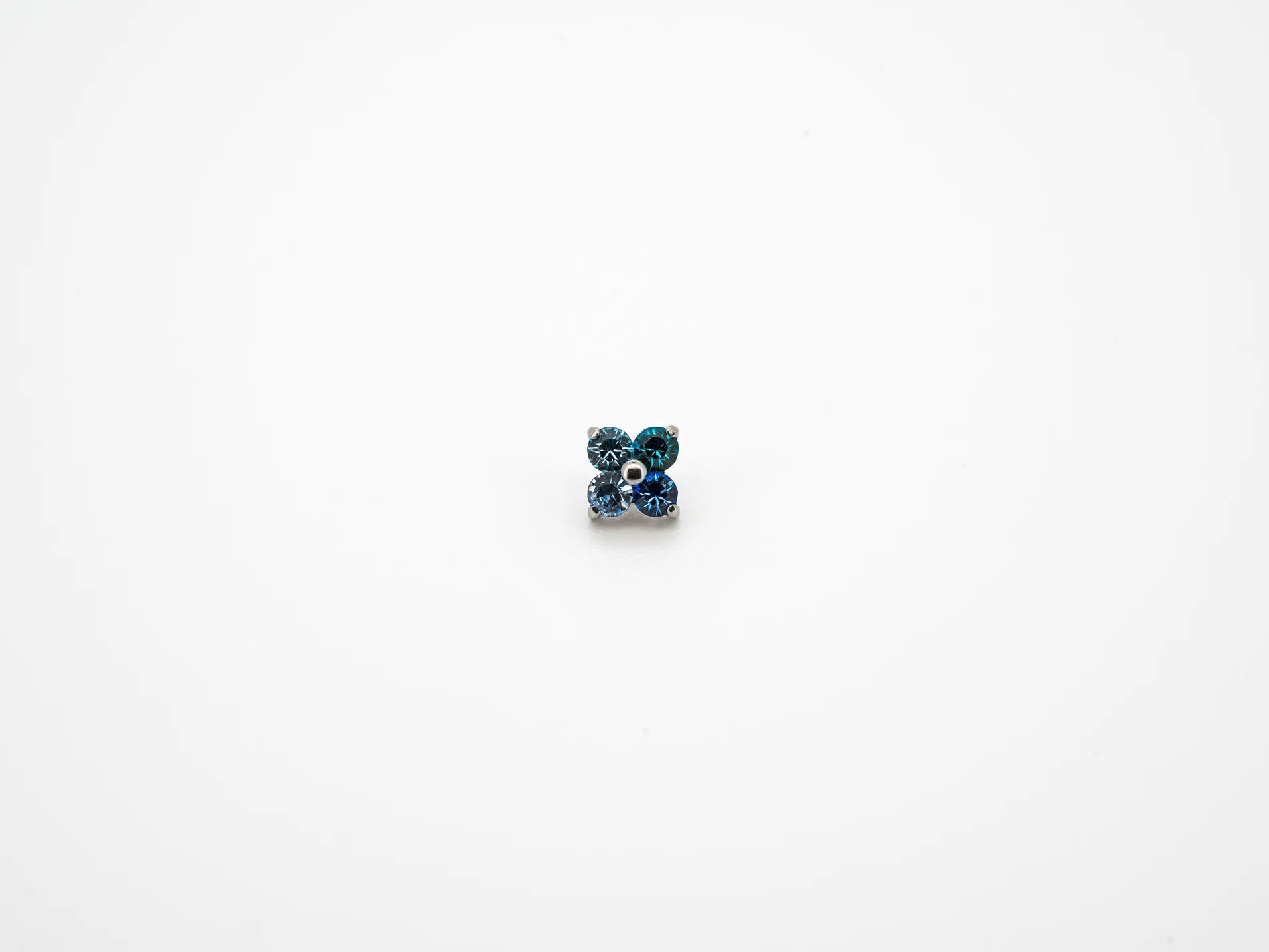 Dvara Ocean Depths Four Leaf Austrian Crystal 16G Titanium Labret
