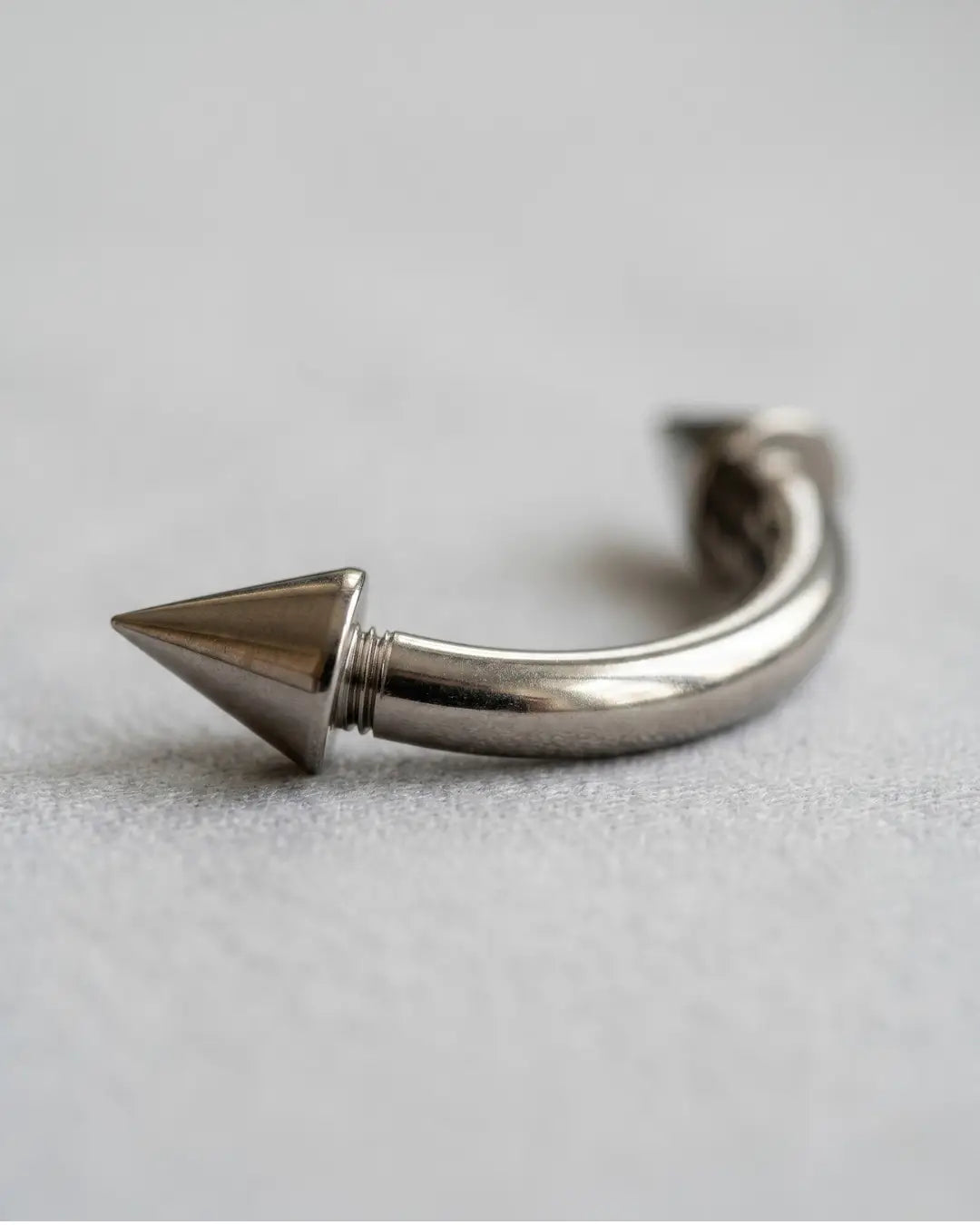 Rio Spike Curved 16G Astm F136 Implant Grade Titanium Internally Threaded