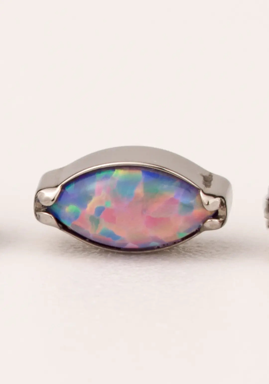 Shoko Synthetic Opal 16G ASTM F136 Implant Grade Intenally Threaded
