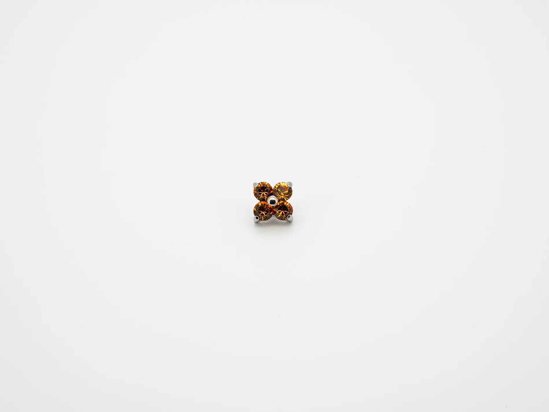 Dvara Topaz Four Leaf Austrian Crystal 16G Titanium Labret